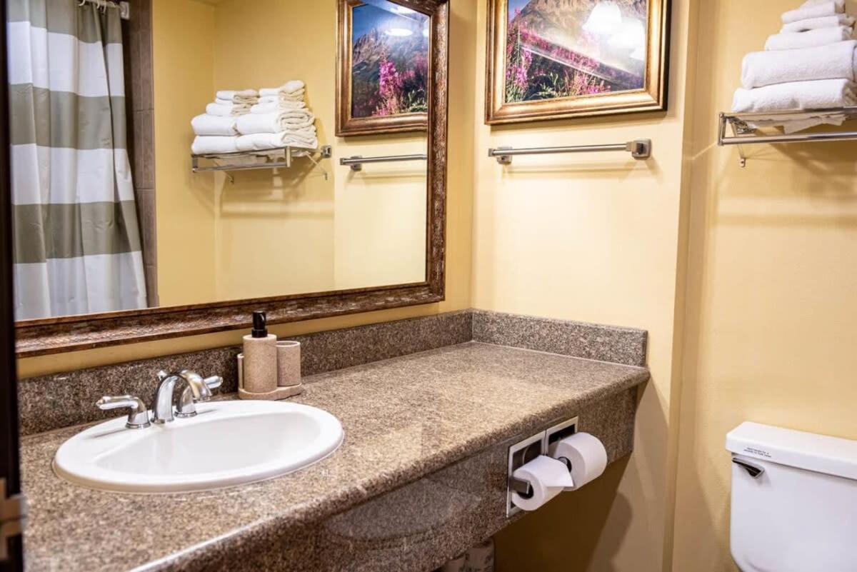 1Bd Suite 504 Perfect Location With Pool And Hot Tub 마운트크레스티드부트 외부 사진